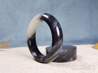 和田玉分很多种类吗?