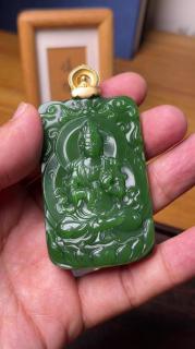 俄罗斯碧玉七号矿菠菜绿观音玉牌 俄罗斯碧玉七号矿菠菜绿观音玉牌#和