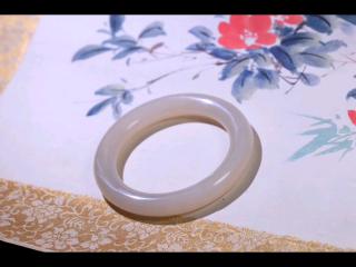 和田玉冰底藕粉色手镯,玉质莹润饱满,淡雅温润,颜色极美,难得的精品